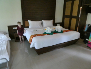 Lanta Resort bed